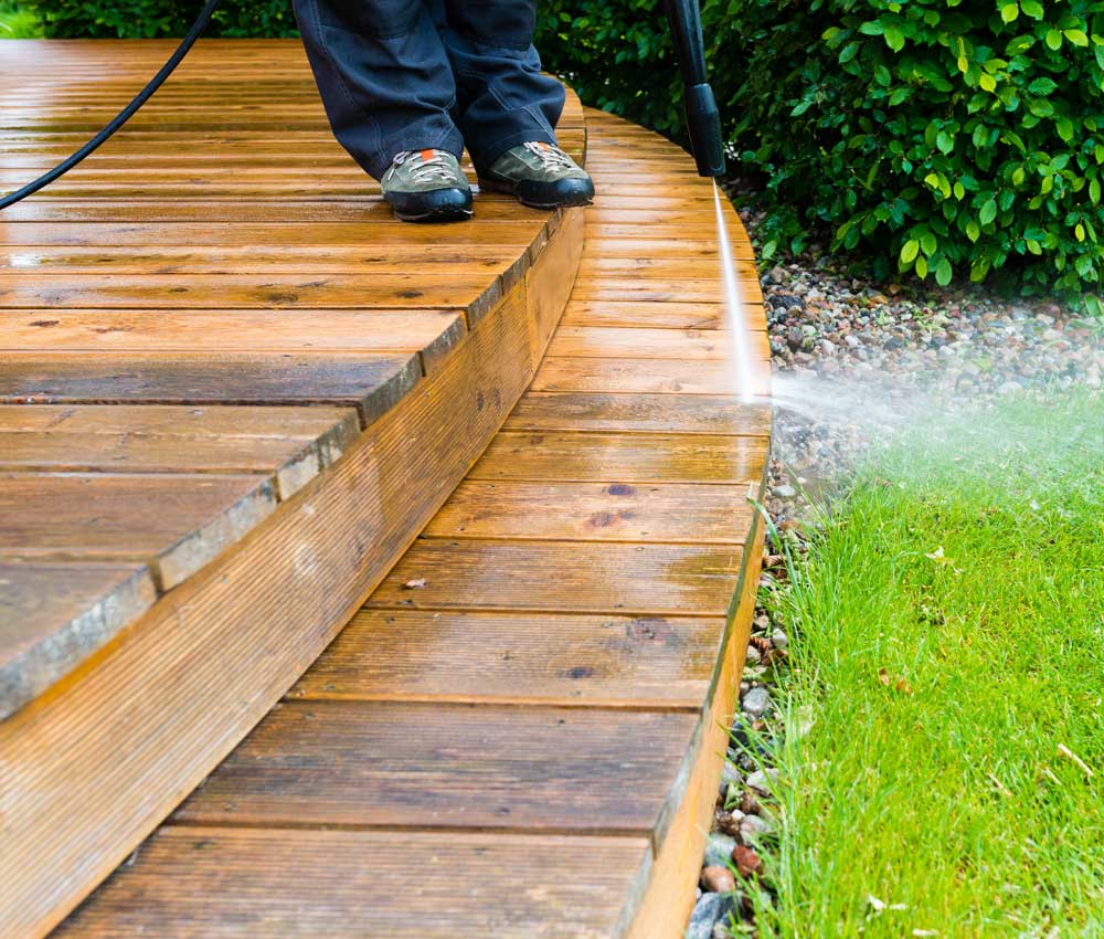 deck & concrete cleaning